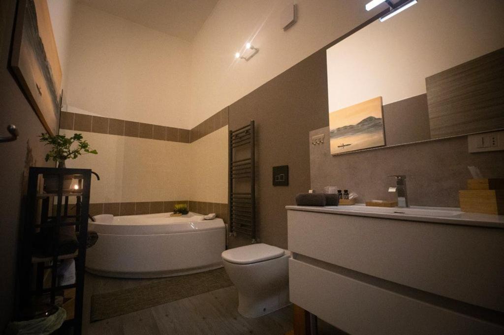 King Room Spa Bath